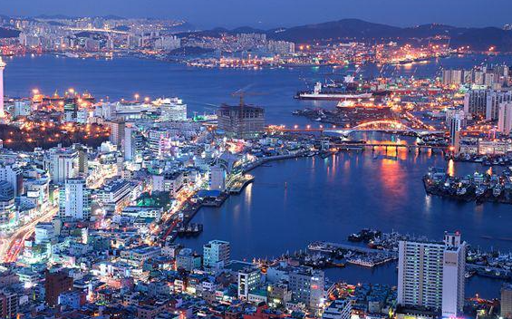 韩国艺术村探秘：梨泰院街画与釜山甘川洞彩绘对比缩略图