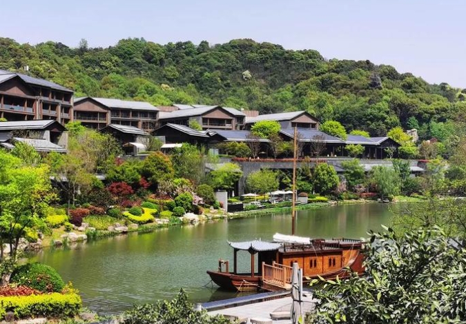 大足石刻文化巡礼：宝顶山+北山石刻+龙水湖温泉联游攻略缩略图